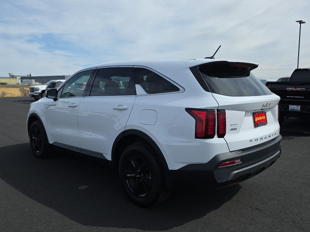 Used 2022 Kia Sorento LX AWD/4WD image 6