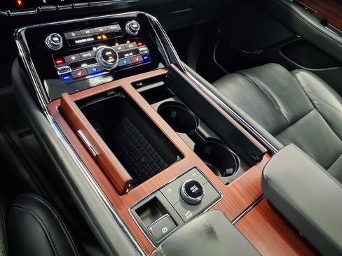 Used 2023 Lincoln Navigator Reserve image 23