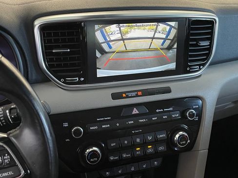 Used 2022 Kia Sportage EX w/ EX Technology Package FWD image 19