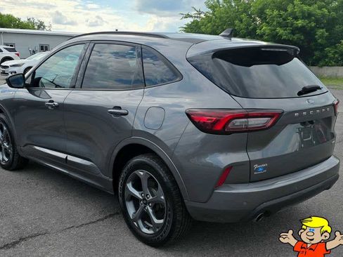 Used 2024 Ford Escape ST-Line w/ Tech Pack #1 AWD/4WD image 3
