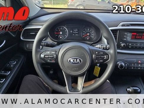 Used 2017 Kia Sorento L FWD image 37