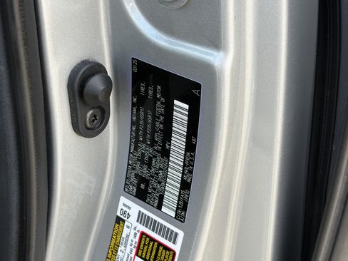 Certified 2025 Toyota Sienna LE FWD image 31