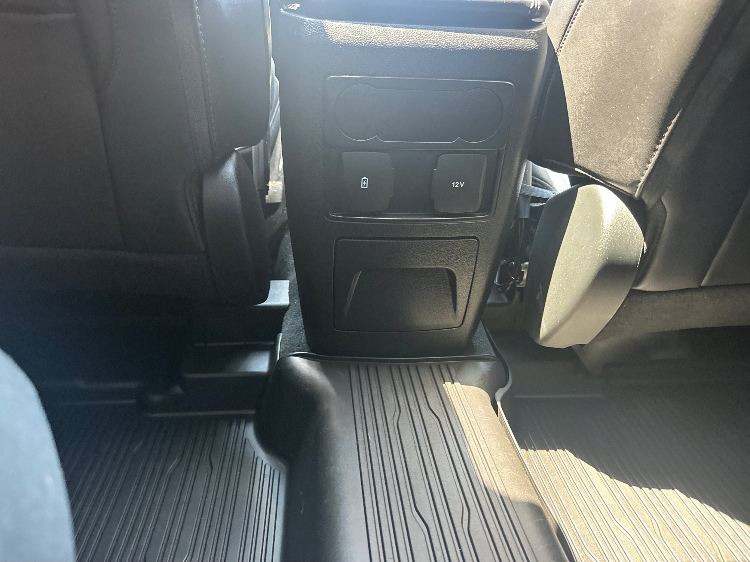 Used 2023 Ford Explorer XLT w/ Equipment Group 202A AWD/4WD image 22