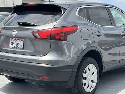 Used 2018 Nissan Rogue Sport S FWD image 8