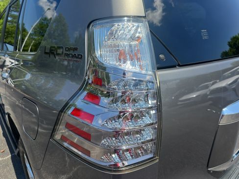 Used 2014 Lexus GX 460 w/ Premium Package AWD/4WD image 35