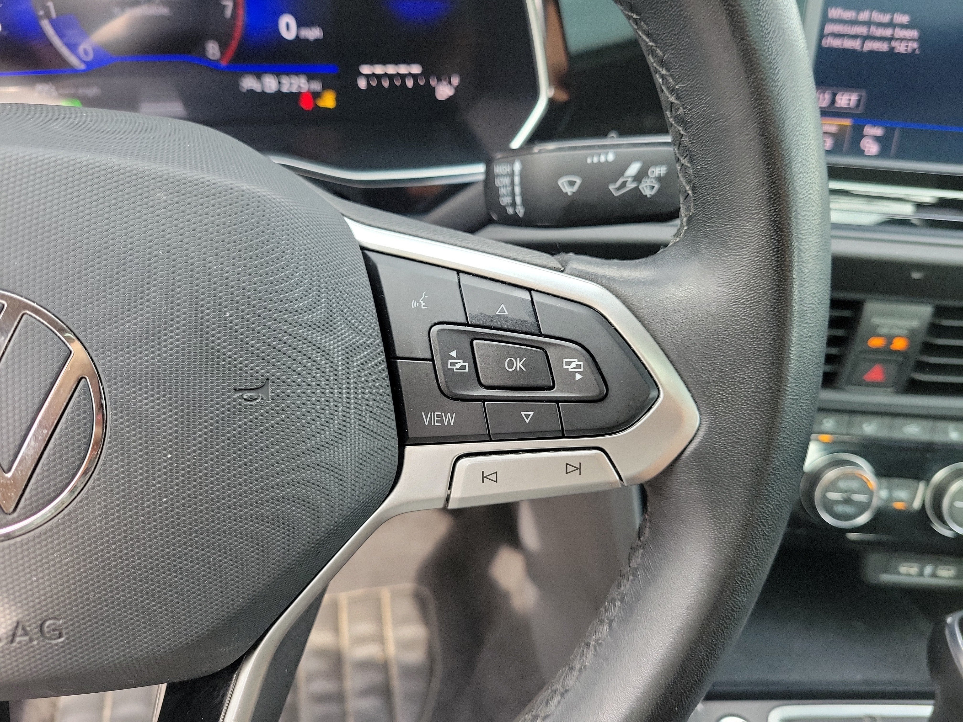 Used 2024 Volkswagen Jetta SE FWD image 24