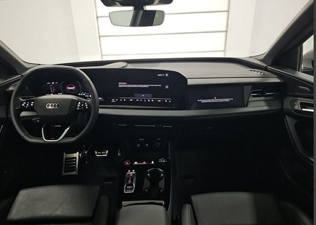 Used 2025 Audi SQ6 e-tron Prestige w/ 21" Wheel Package AWD/4WD image 3