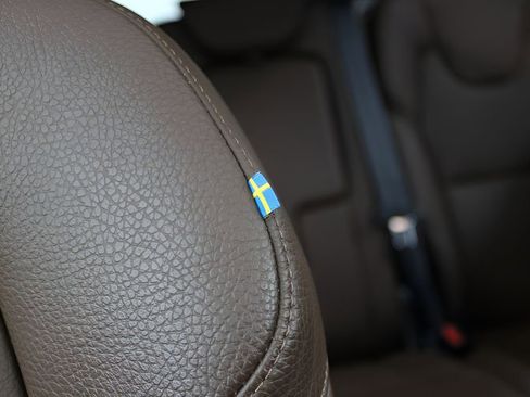 Used 2023 Volvo XC90 B5 Plus w/ Protection Package Premier image 38