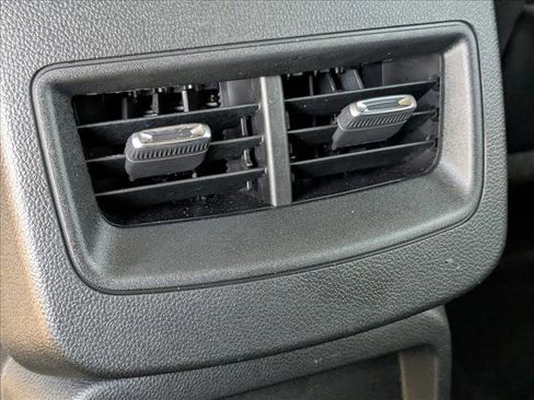 Used 2025 Chevrolet Equinox EV RS w/ Convenience Package II image 17