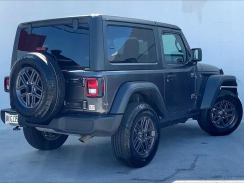 Used 2025 Jeep Wrangler Sport AWD/4WD image 22