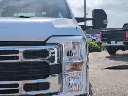 Used 2025 Ford F350 XLT AWD/4WD image 12