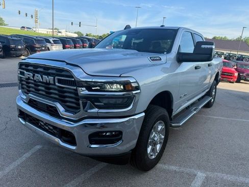 Used 2026 RAM 2500 Big Horn AWD/4WD image 3