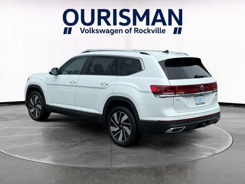 Used 2024 Volkswagen Atlas SEL AWD/4WD image 4