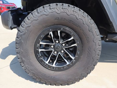 Used 2025 Jeep Wrangler Unlimited Sport AWD/4WD image 31