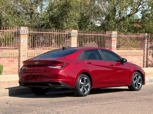 Used 2023 Hyundai Elantra SEL w/ Convenience Package FWD image 10