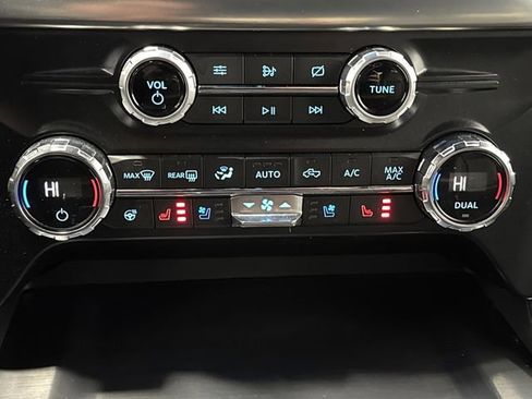 Used 2021 Ford F150 Lariat w/ Equipment Group 502A High image 22