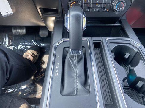Used 2019 Ford F150 XLT w/ Equipment Group 302A Luxury AWD/4WD image 15