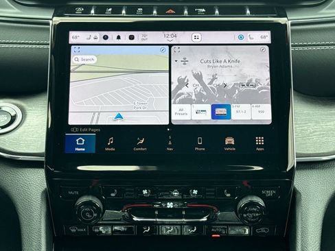Used 2023 Jeep Grand Cherokee Overland AWD/4WD image 26