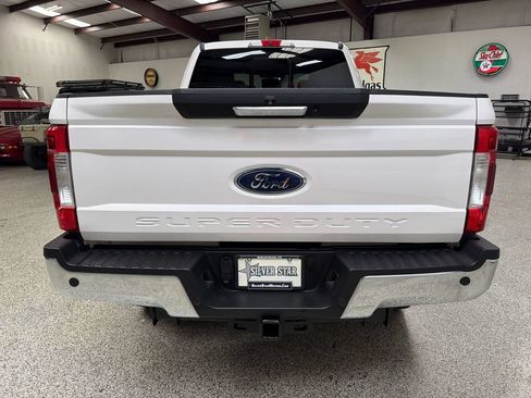 Used 2017 Ford F250 Lariat w/ Lariat Value Package AWD/4WD image 6