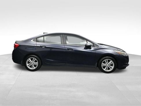 Used 2016 Chevrolet Cruze LT FWD image 6