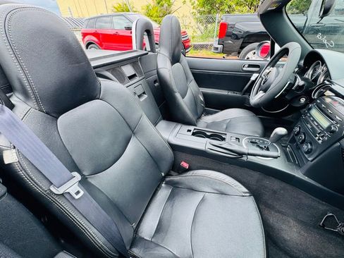 Used 2006 MAZDA MX-5 Miata Grand Touring RWD image 10