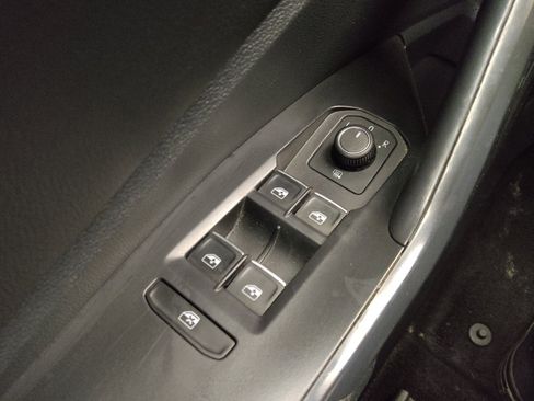 Used 2024 Volkswagen Jetta SE FWD image 27