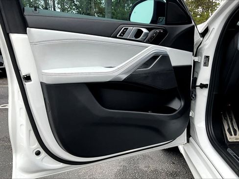 Used 2023 BMW X6 xDrive40i w/ Executive Package image 21