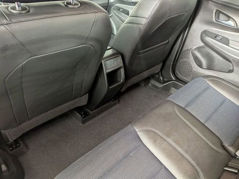 Used 2025 Buick Envista Preferred FWD image 25