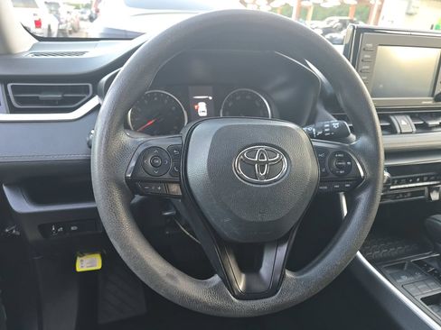 Used 2022 Toyota RAV4 XLE FWD image 11