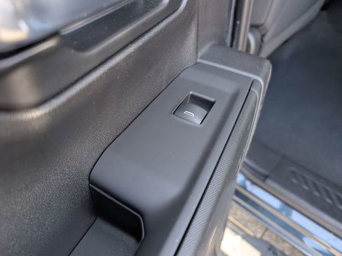 Used 2021 Chevrolet Silverado 1500 LT image 12