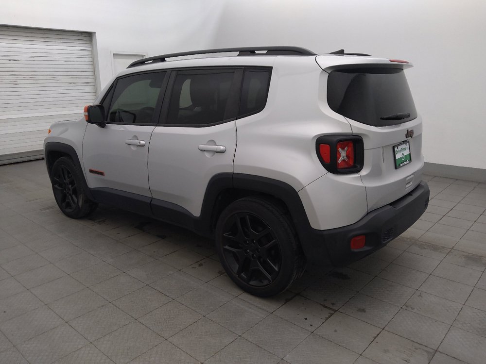 Used 2020 Jeep Renegade Latitude FWD image 3