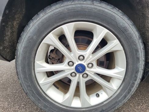 Used 2018 Ford Escape SE image 14