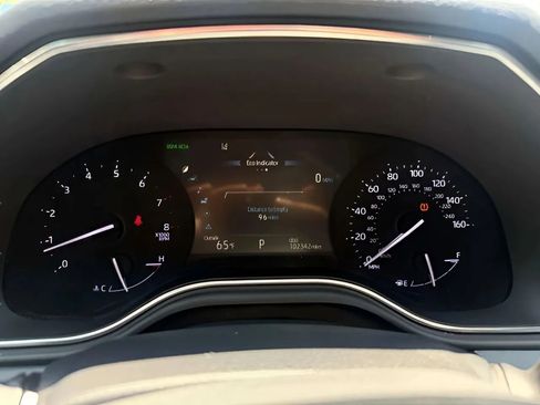 Used 2019 Toyota Avalon XLE w/ Moonroof Package image 42