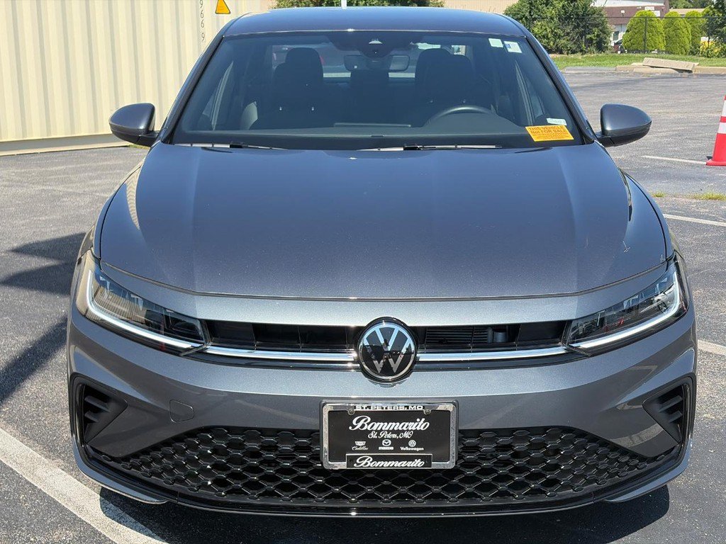 Used 2026 Volkswagen Jetta Sport FWD image 2