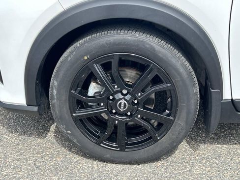 Used 2024 Nissan Kicks SR image 9