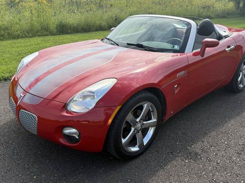 Used 2008 Pontiac Solstice Convertible w/ Premium Package RWD image 15