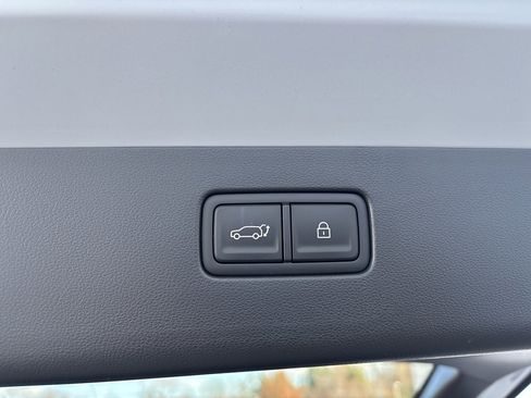 New 2026 Hyundai Ioniq 9 SEL image 8