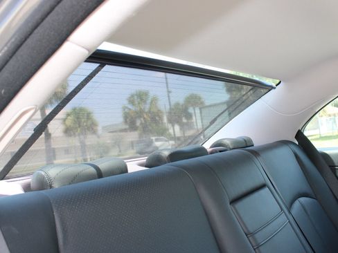 Used 2007 Mercedes-Benz E 350 4MATIC Sedan image 32