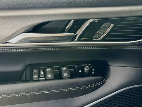 New 2026 Jeep Grand Wagoneer L 4WD image 18