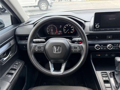 Used 2024 Honda CR-V LX image 19