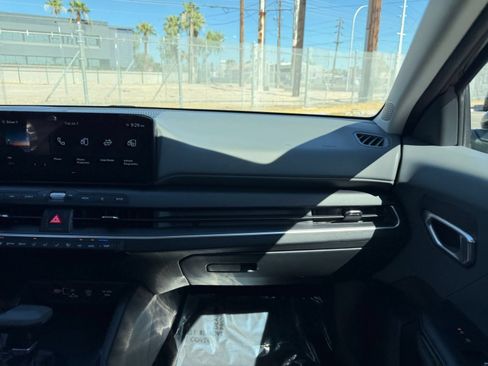 Used 2025 Kia K4 FWD image 34