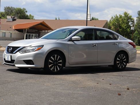 Used 2018 Nissan Altima 2.5 SL FWD image 11