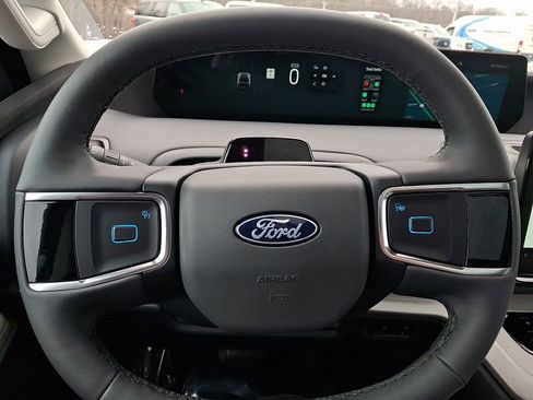 Used 2025 Ford Expedition Active image 20