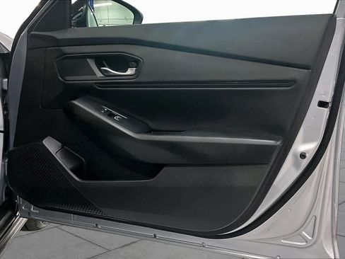 Used 2025 Honda Accord SE image 22
