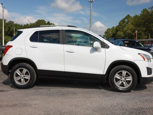 Used 2016 Chevrolet Trax LT w/ LT Sun and Sound Package AWD/4WD image 13