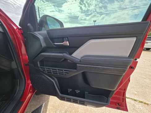 Used 2025 Toyota Tacoma Limited image 33