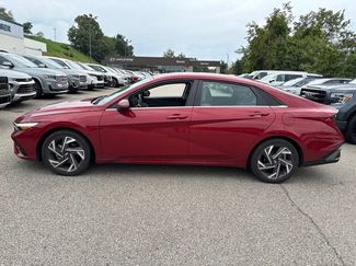 Used 2025 Hyundai Elantra Limited FWD video 2