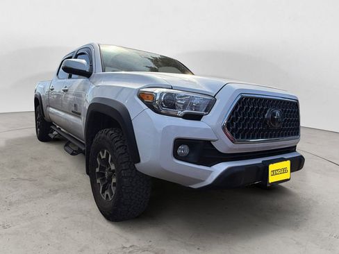 Used 2019 Toyota Tacoma TRD Off-Road w/ Technology Package image 6