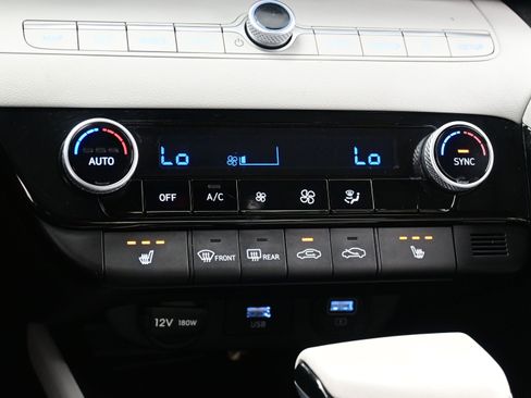 Certified 2023 Hyundai Elantra Limited image 22