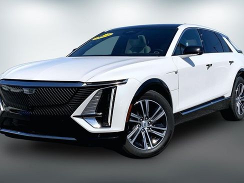 Certified 2024 Cadillac Lyriq Luxury w/ LPO, Floor Liner Package AWD/4WD image 12